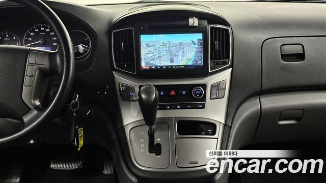 Hyundai Starex 2017 — photo 19