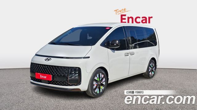 Hyundai Staria 2022 — photo 1