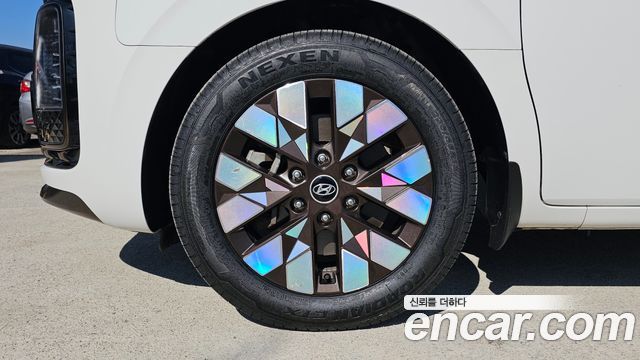 Hyundai Staria 2022 — photo 5