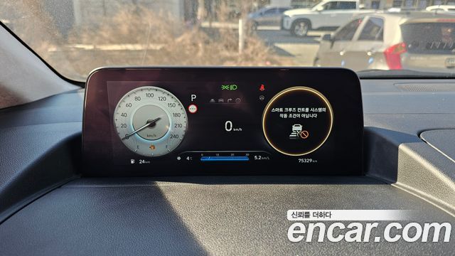 Hyundai Staria 2022 — photo 8