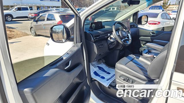 Hyundai Staria 2022 — photo 10