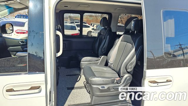 Hyundai Staria 2022 — photo 11