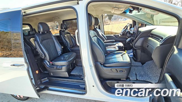Hyundai Staria 2022 — photo 12