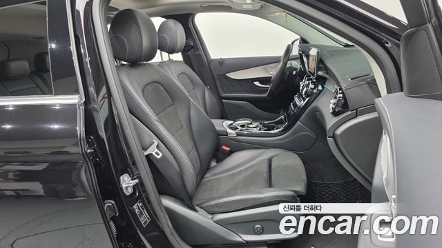 Mercedes-Benz GLC-Class 2019 — photo 11
