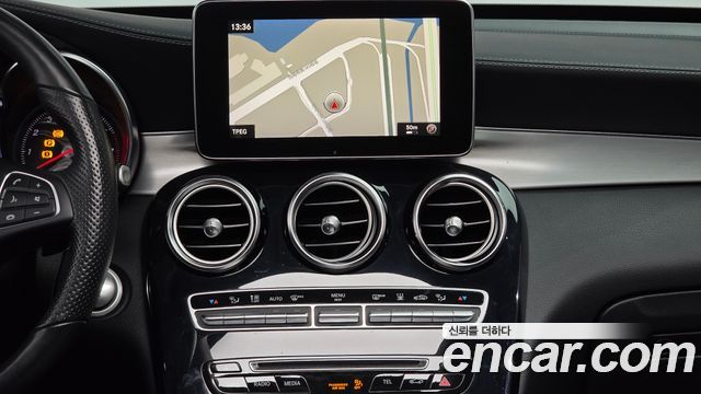 Mercedes-Benz GLC-Class 2019 — photo 14