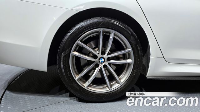 BMW 5-Series 2017 — photo 5