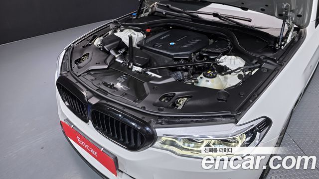 BMW 5-Series 2017 — photo 6