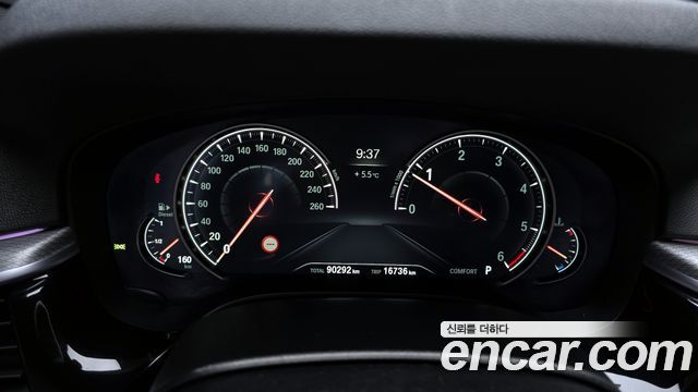 BMW 5-Series 2017 — photo 8