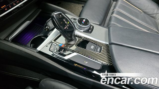 BMW 5-Series 2017 — photo 9