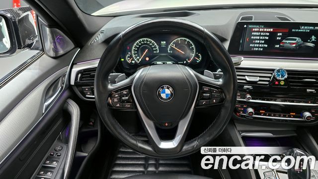 BMW 5-Series 2017 — photo 14
