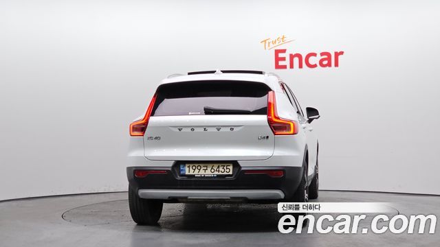 Volvo XC40 2022 — photo 4