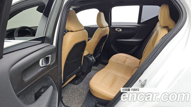 Volvo XC40 2022 — photo 12