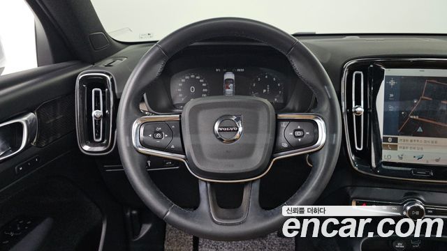 Volvo XC40 2022 — photo 14