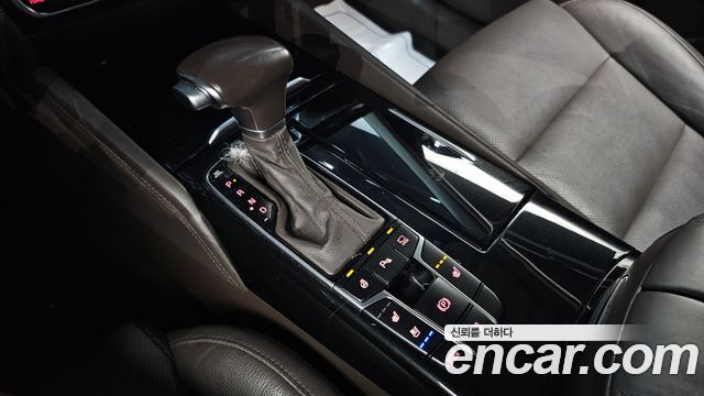Kia K7 2017 — photo 9