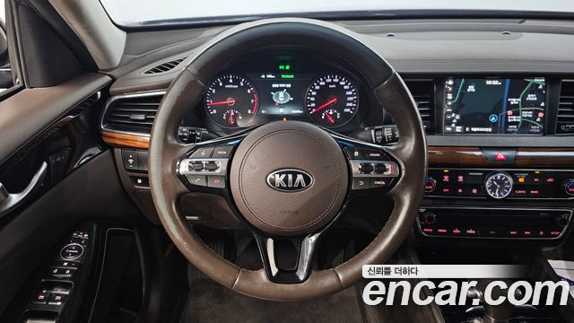 Kia K7 2017 — photo 14