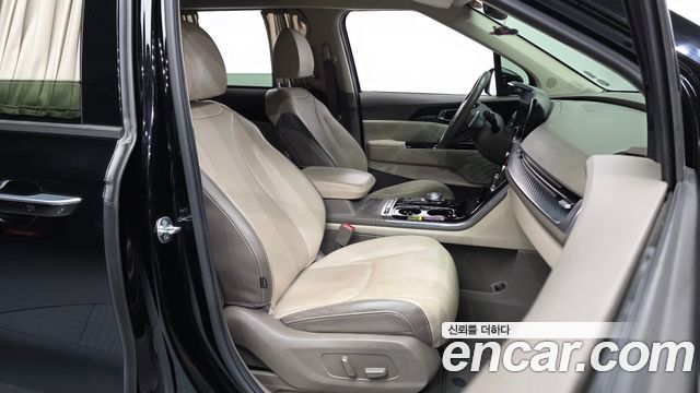 Kia Canival 2022 — photo 11