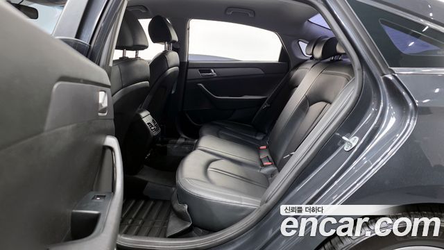 Hyundai Sonata 2019 — photo 12