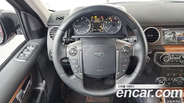 Land Rover Discovery 2016 — photo 13
