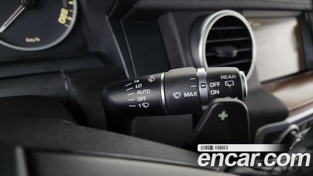 Land Rover Discovery 2016 — photo 14