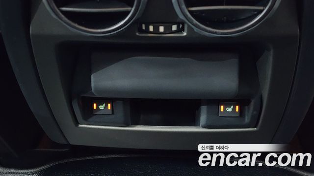 Land Rover Discovery 2016 — photo 19