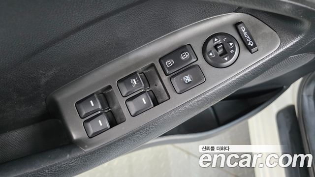 Kia K3 2015 — photo 12