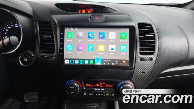 Kia K3 2015 — photo 15