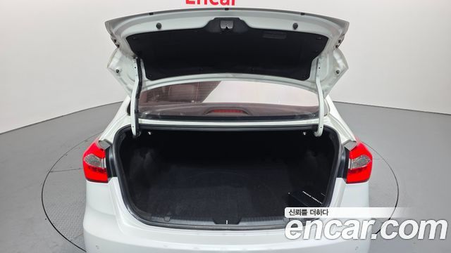 Kia K3 2015 — photo 20