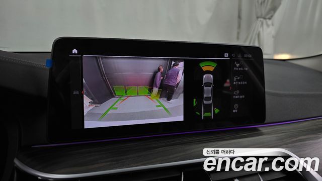 BMW 5-Series 2021 — photo 15