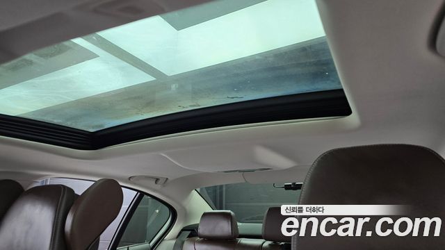BMW 5-Series 2021 — photo 18