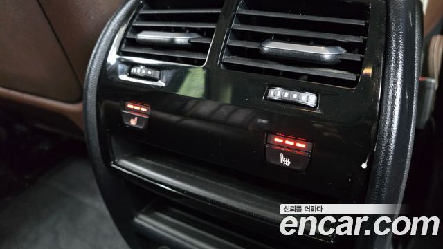 BMW 5-Series 2021 — photo 19