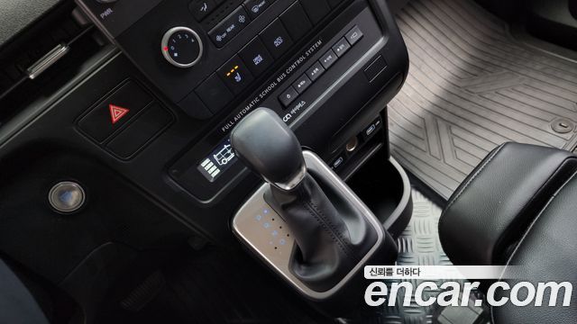 Hyundai Staria 2023 — photo 9