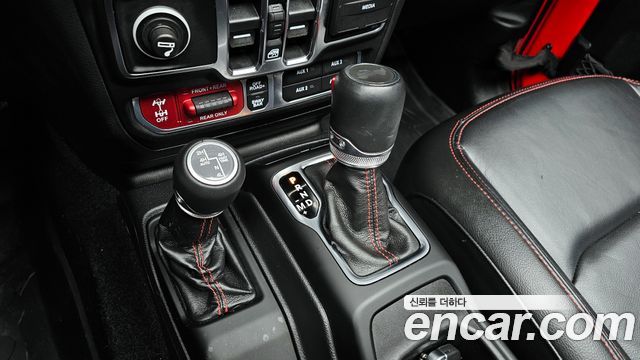 Jeep Wrangler 2022 — photo 9