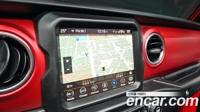 Jeep Wrangler 2022 — photo 14