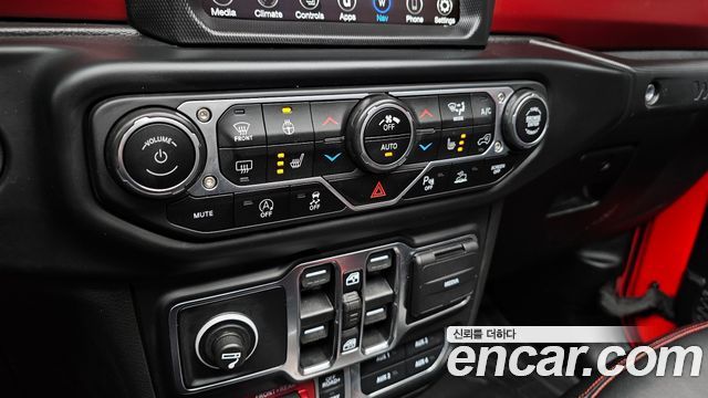 Jeep Wrangler 2022 — photo 16