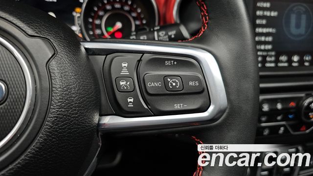 Jeep Wrangler 2022 — photo 18