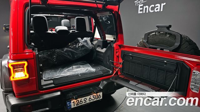 Jeep Wrangler 2022 — photo 20