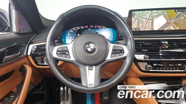 BMW 5-Series 2022 — photo 13