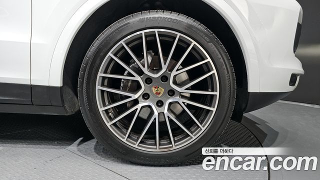 Porsche Cayenne 2021 — photo 5