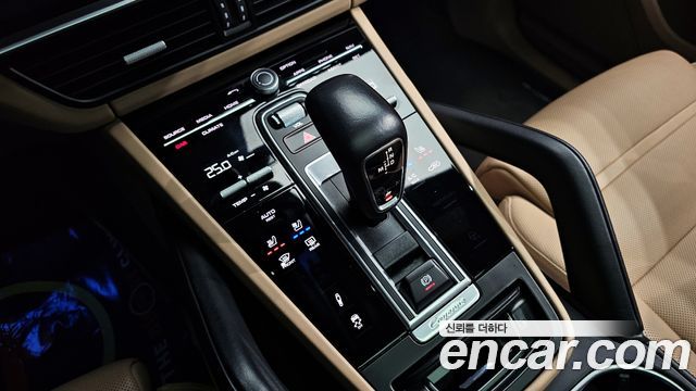 Porsche Cayenne 2021 — photo 9
