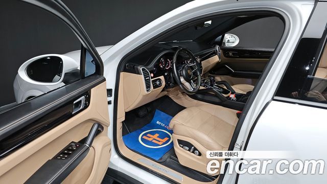Porsche Cayenne 2021 — photo 10