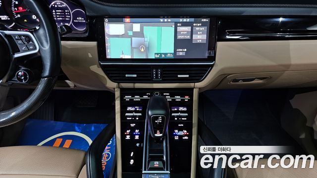 Porsche Cayenne 2021 — photo 15