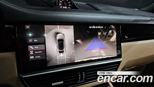Porsche Cayenne 2021 — photo 16
