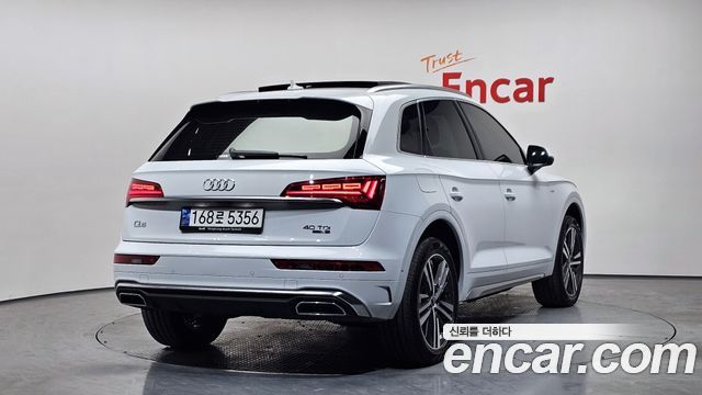 Audi Q5 2023 — photo 2