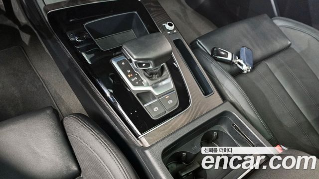 Audi Q5 2023 — photo 9