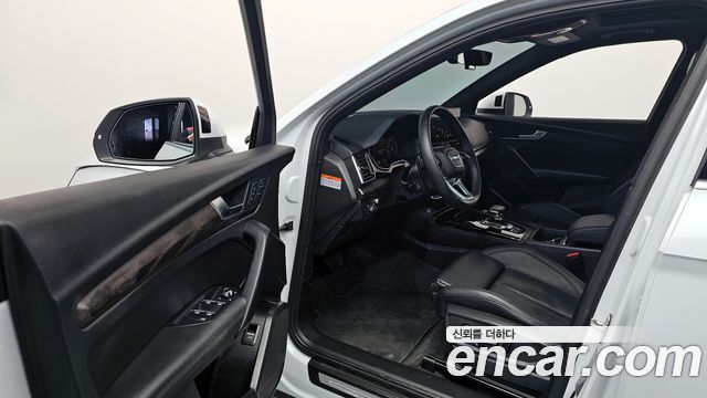 Audi Q5 2023 — photo 11