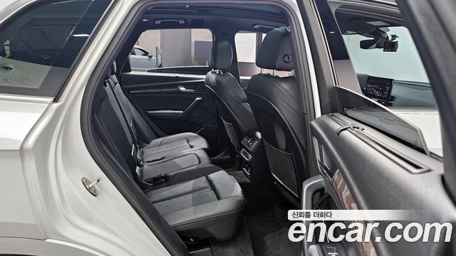 Audi Q5 2023 — photo 12
