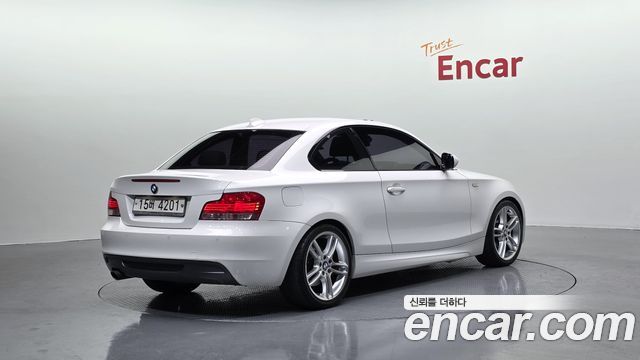 BMW 1-Series 2011 — photo 2
