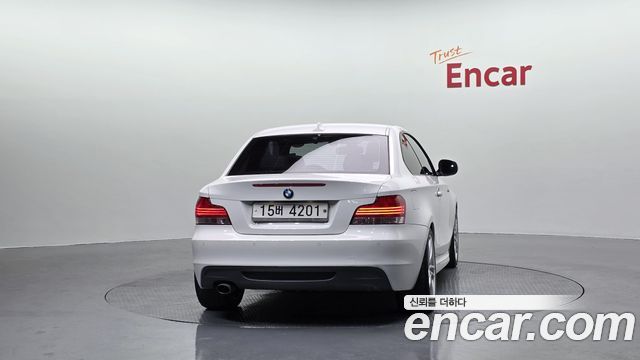 BMW 1-Series 2011 — photo 4