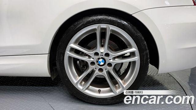 BMW 1-Series 2011 — photo 5