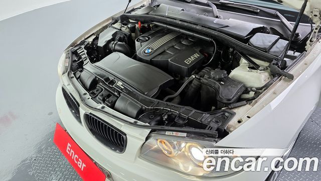 BMW 1-Series 2011 — photo 6